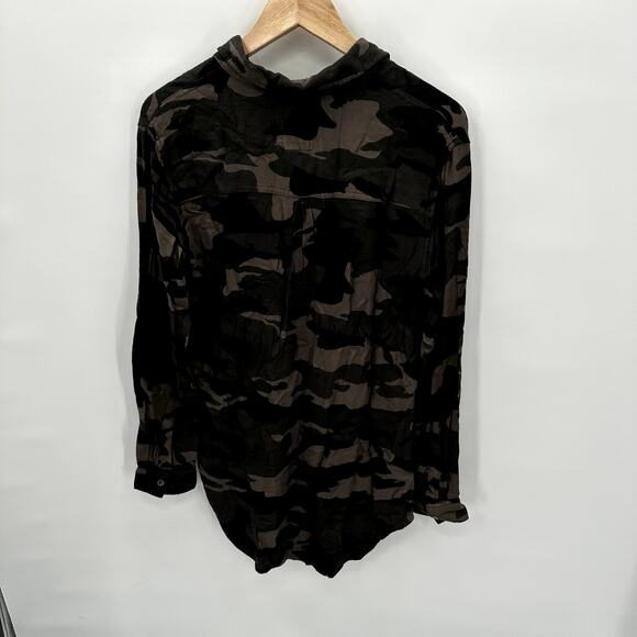 RAILS NWT Jordin Camo Button Down Shirt // S - Picture 13 of 13